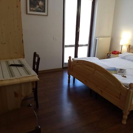 Hotel Ristorante Sassi Rossi Taceno Kültér fotó