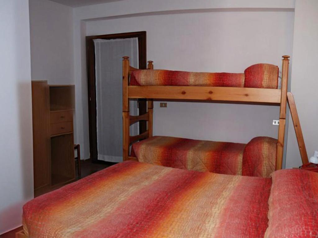Hotel Ristorante Sassi Rossi Taceno Szoba fotó