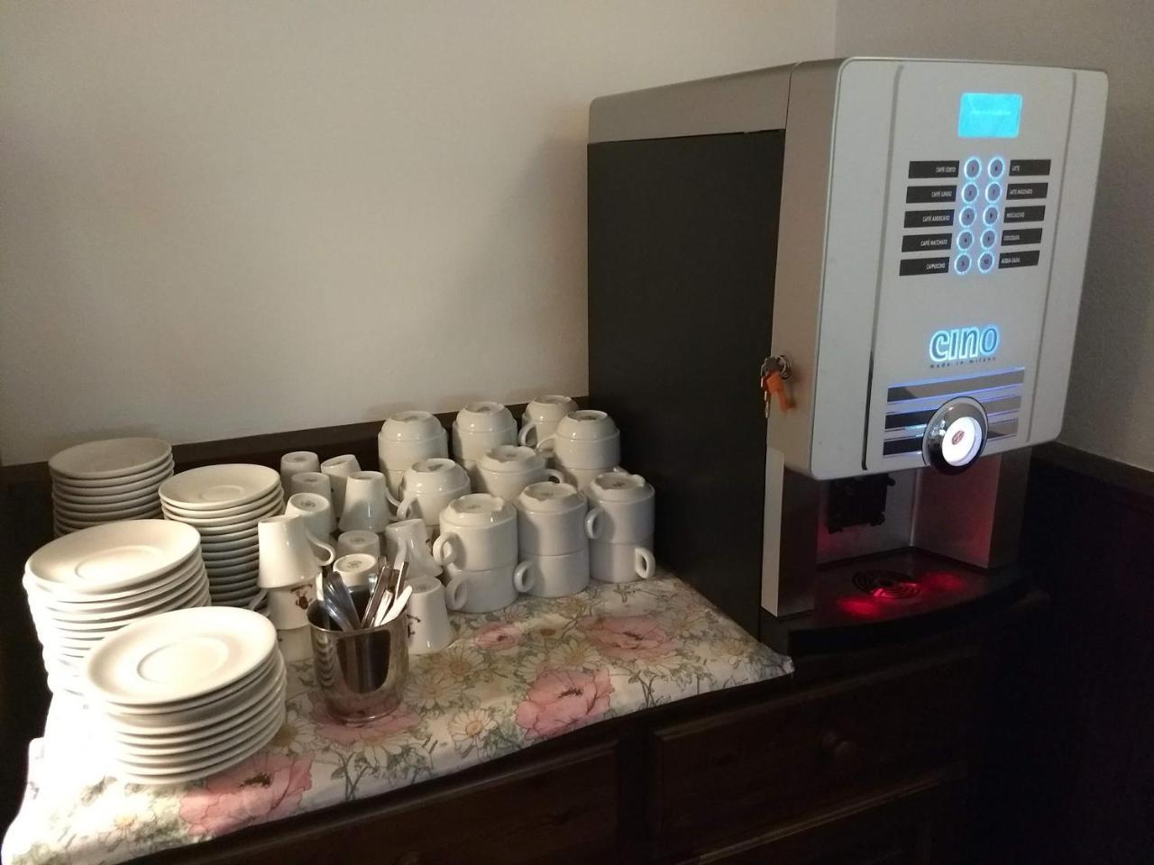 Hotel Ristorante Sassi Rossi Taceno Kültér fotó